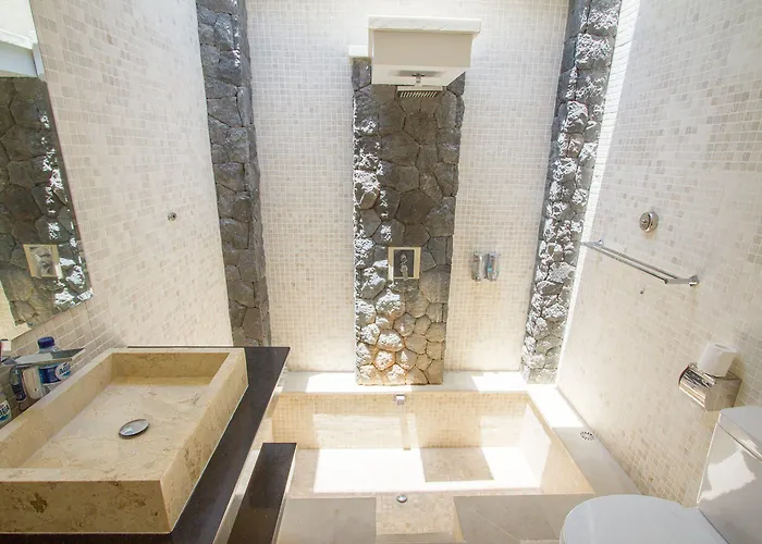 Vishuddha Ajna - Outstanding 2 Bdr - Great Location! Villa Seminyak