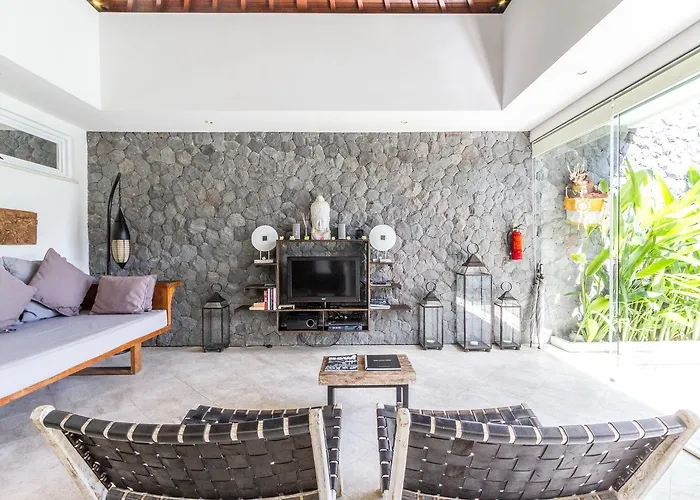 Vishuddha Ajna - Outstanding 2 Bdr - Great Location! *